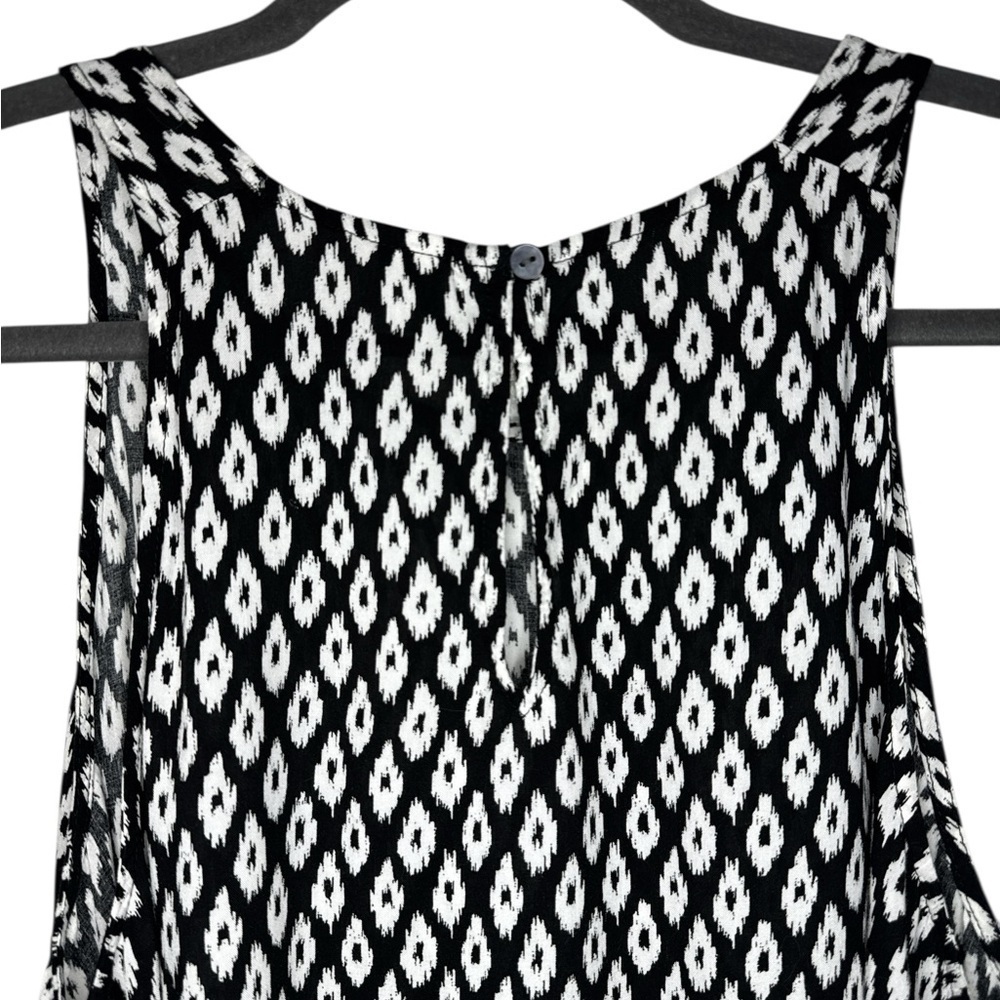 Old Navy Sleeveless High Neck Geometric Tank Top - Picture 5 of 8